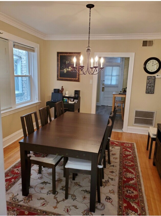 Foto principal - 5443 N St Louis Ave