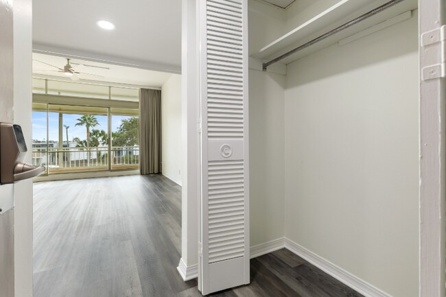 Foto del edificio - 4600 Ocean Dr