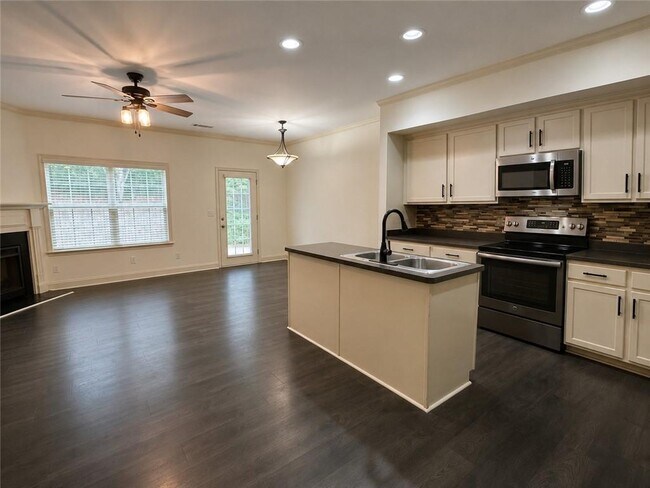 Foto del edificio - 2941 Ashlyn Pointe Dr