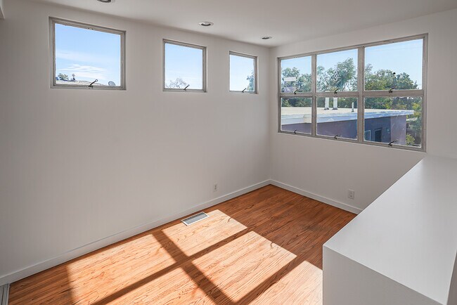 Building Photo - 16511 W Sunset Blvd