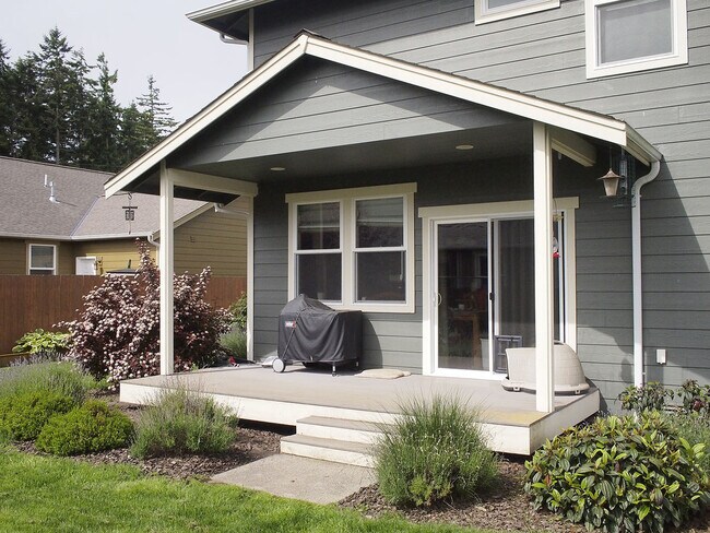 Building Photo - Impressive Dog Friendly Home Available!
