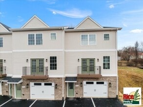 Building Photo - 971 Radford St