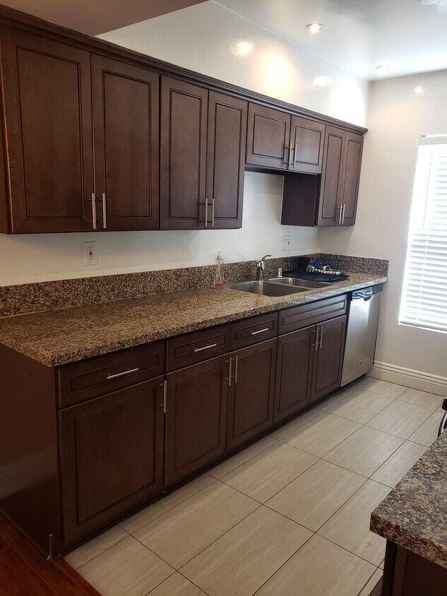 Foto principal - 1114 N Flores St