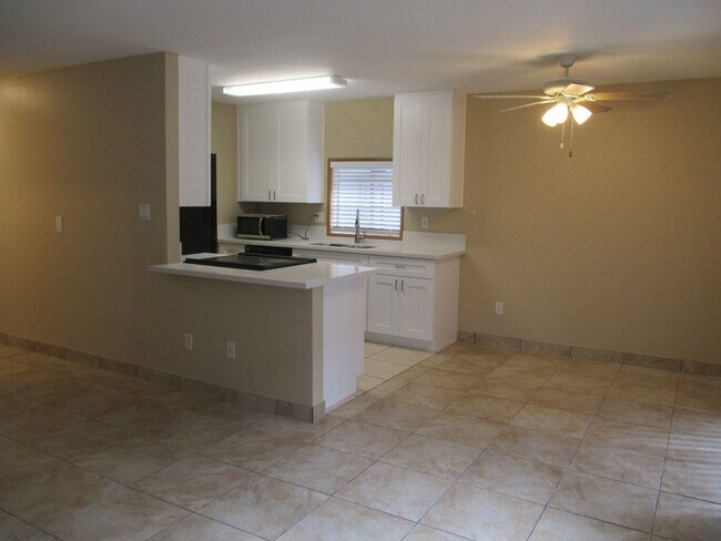 Foto del edificio - Very nice 2 bedroom 1.5 bath 1st floor condo