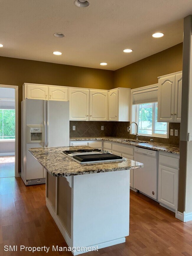 Building Photo - 4 br, 2.5 bath House - 388 Pintail Court SE