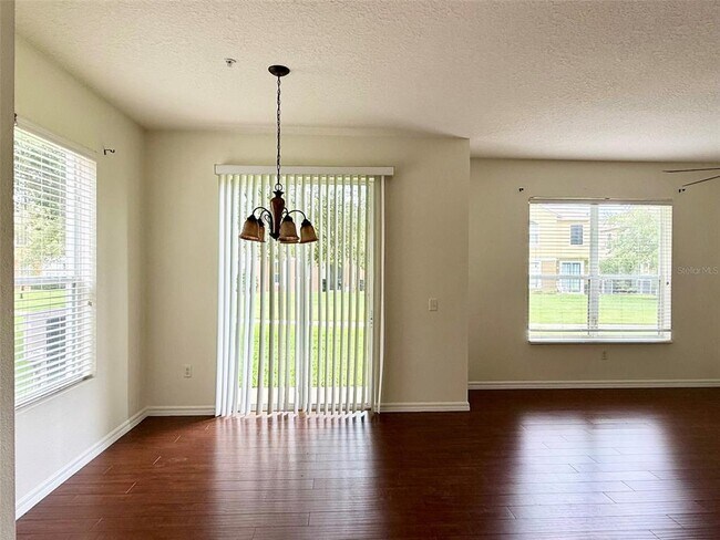 Foto del edificio - 1535 Broken Oak Dr
