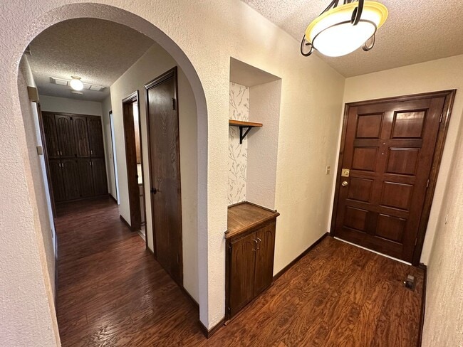Building Photo - 4bed/3bath Home Available for Rent in Central Norman!!