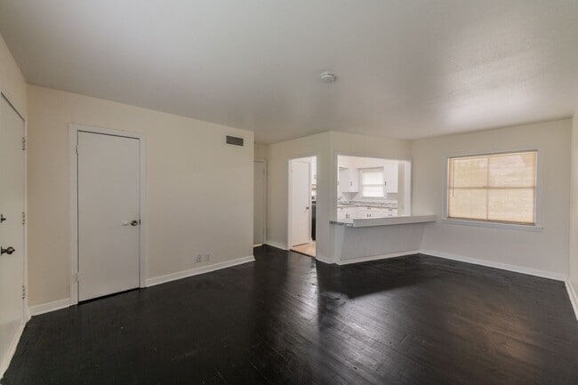 Photo - 715-717 Carney St Townhome