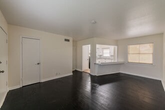 Building Photo - 715-717 Carney St