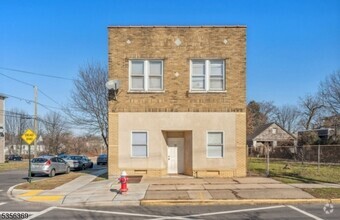 Building Photo - 1501 S Wood Ave