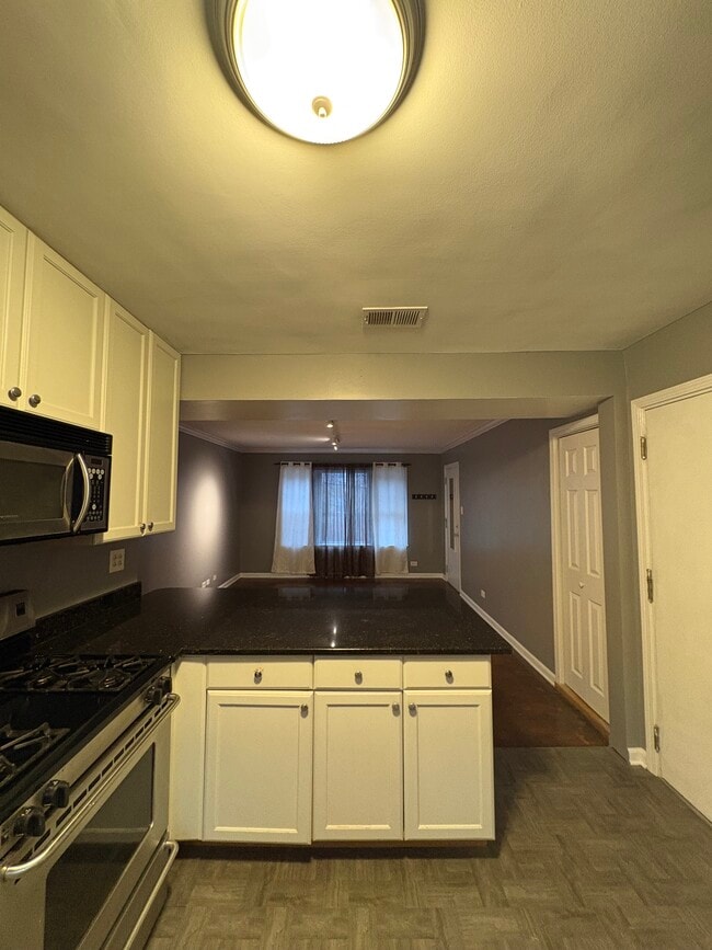 Foto del edificio - 129 Elmwood Ave