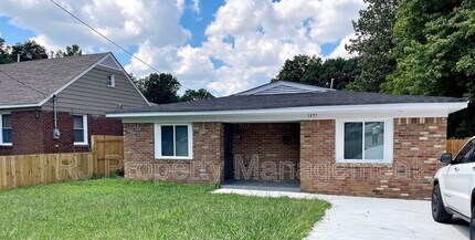 Building Photo - 1437 Castalia St