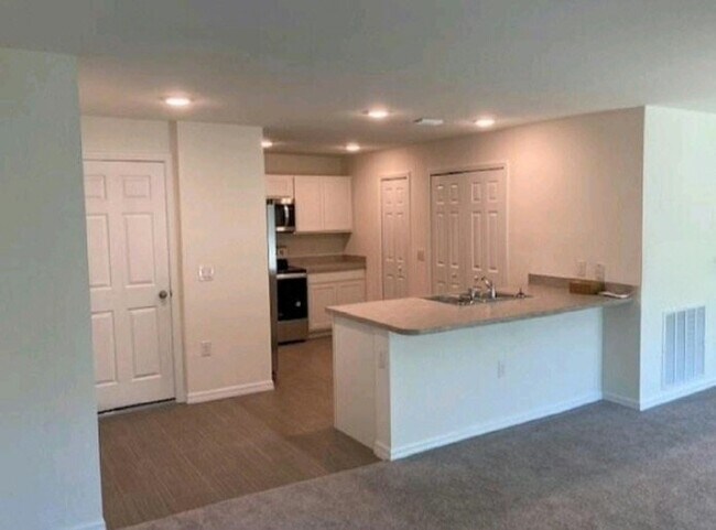 Building Photo - 4281 Golfair Ln