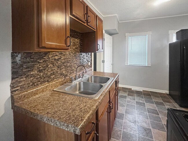 Building Photo - 441 Crosby St NW