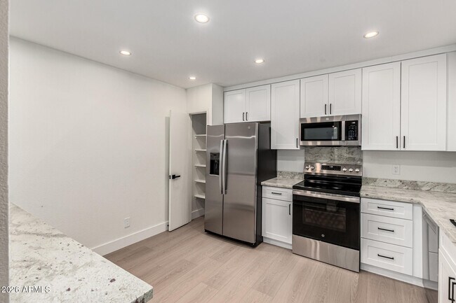 Foto del edificio - 830 S Dobson Rd
