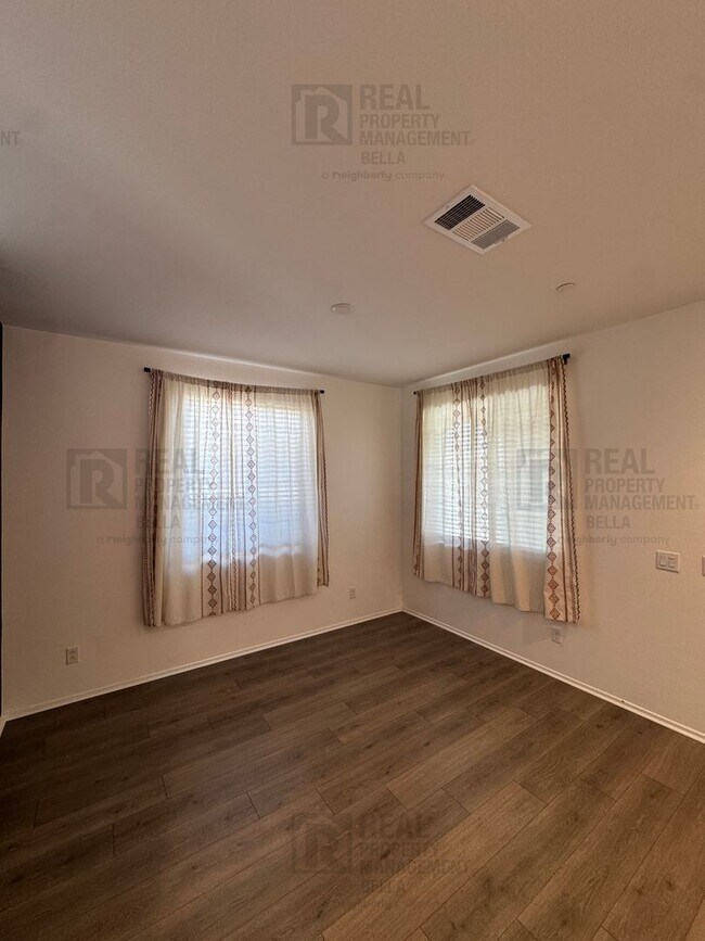 Building Photo - Spacious 3-Bedroom Home in the Desirable McSweeny Farms Community!