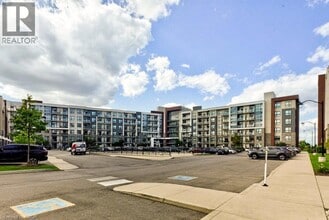 Building Photo - 125 Shoreview Pl