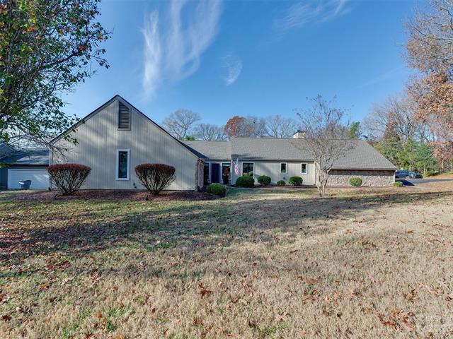 Building Photo - 8300 Raintree Ln