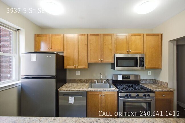 Foto del edificio - 3937 S St SE