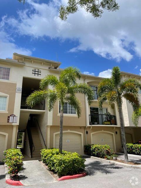 Building Photo - 1400 Crestwood Ct S