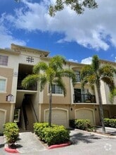 Building Photo - 1400 Crestwood Ct S
