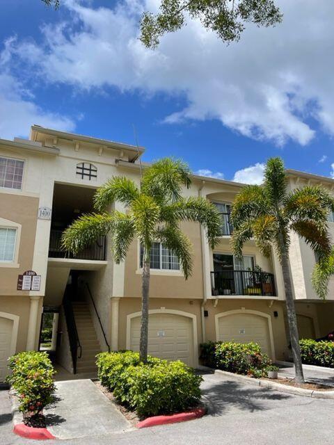 Foto principal - 1400 Crestwood Ct S