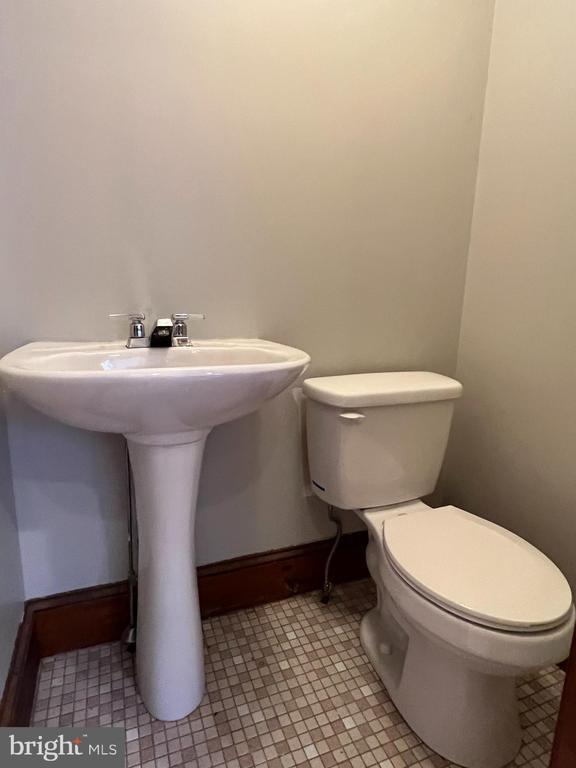 Building Photo - 5118 Rochelle Ave