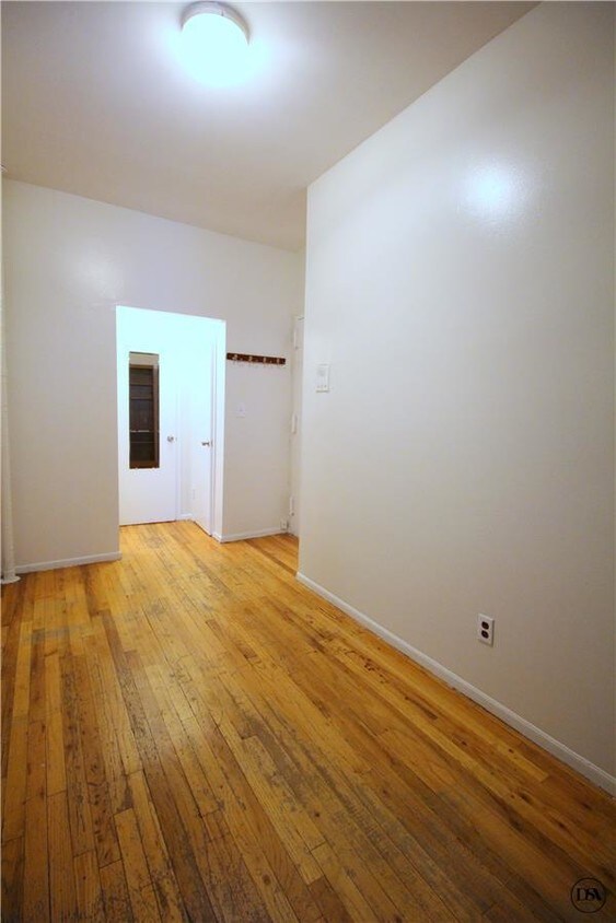 Foto del edificio - 334 E 14th St