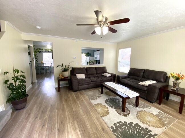 Foto del edificio - 403 Braidhill Dr