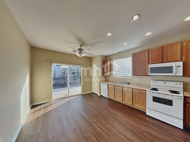 Foto del edificio - 15142 E 119th Ave