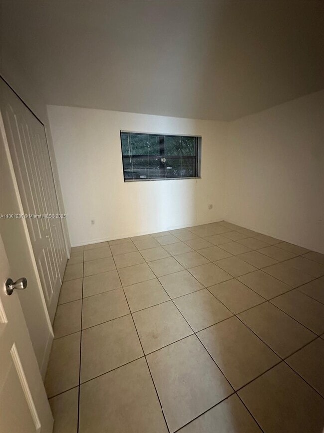 Foto del edificio - 8401 NW 8th St