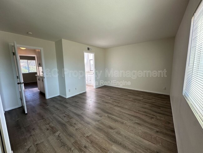Building Photo - 823 Aspen St