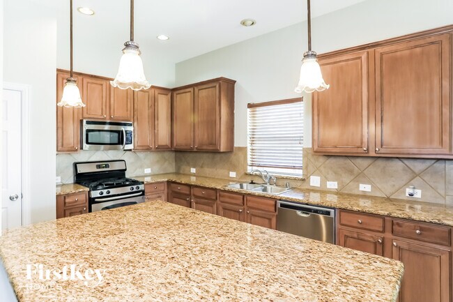 Foto del edificio - 324 Highland Fairway Ln