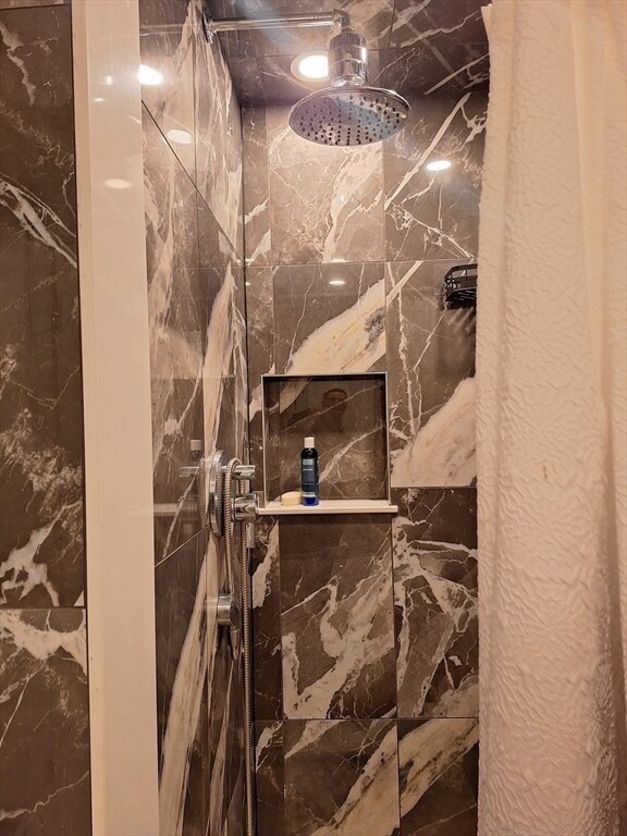 Foto del edificio - 48 Gee Ave