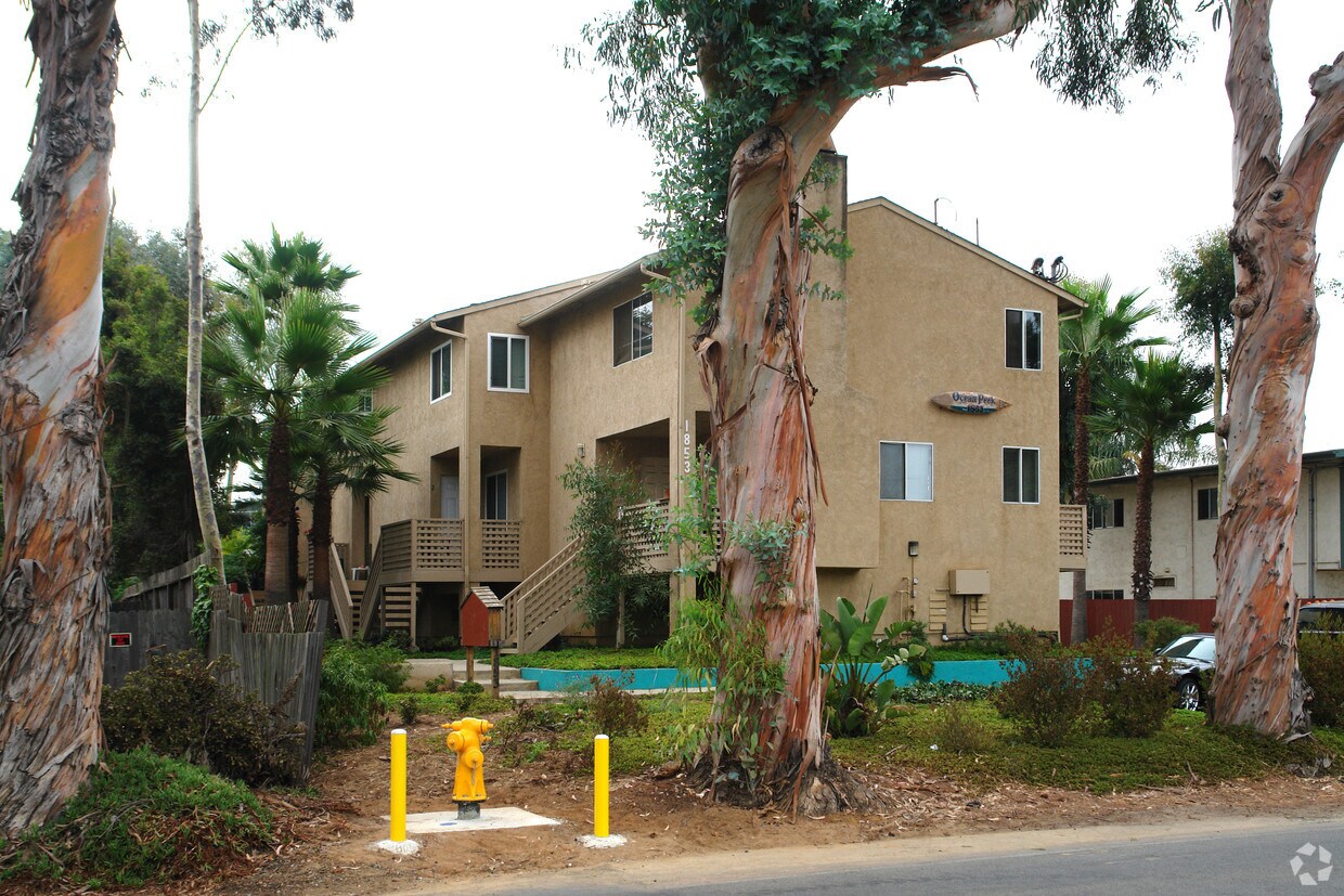 Primary Photo - Ocean Peek Apartments