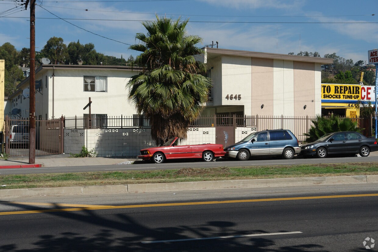 Foto del edificio - 4645 Eagle Rock Blvd
