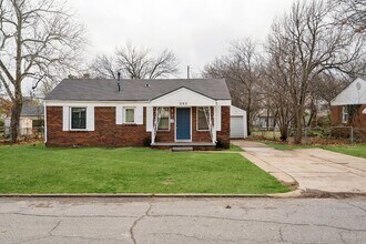 Building Photo - 202 W Peach St