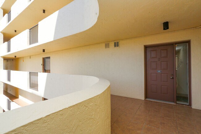Building Photo - ***STUNNING GULF VIEW*** SEASONAL or ANNUA...