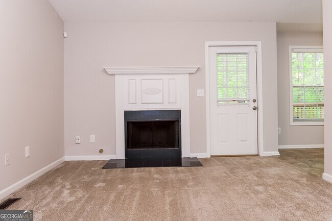 Building Photo - 5515 Hall Cir