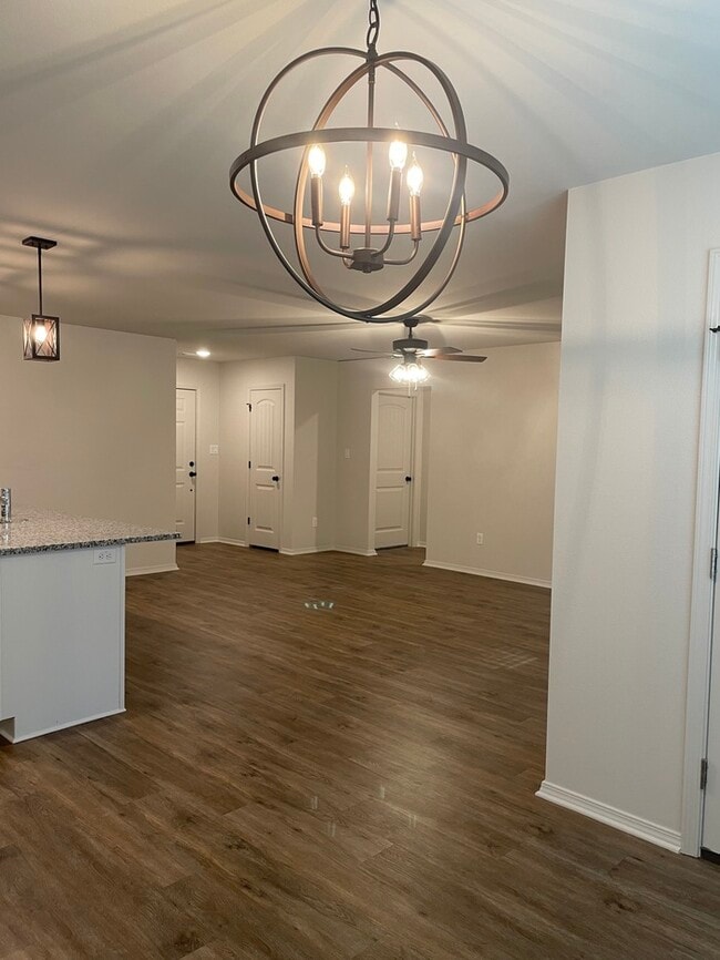 Building Photo - 1056 Heritage Way Benton AR 72019