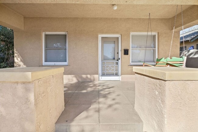 Photo - Vintage Bungalow Near University of Arizona House