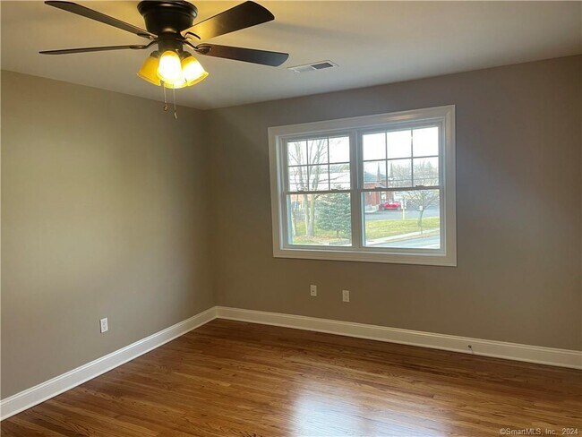 Foto del edificio - 45 Old Turnpike Rd