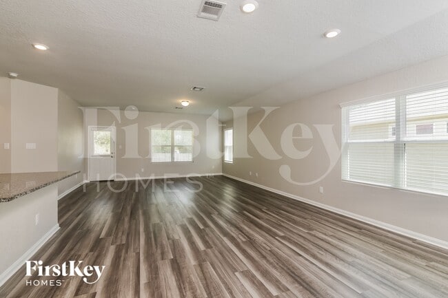 Building Photo - 14935 Cheshire Way