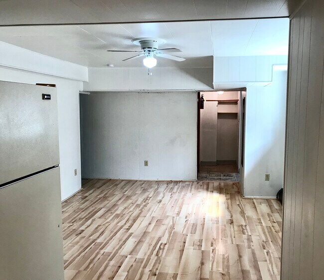 Foto del edificio - 844 W Center St