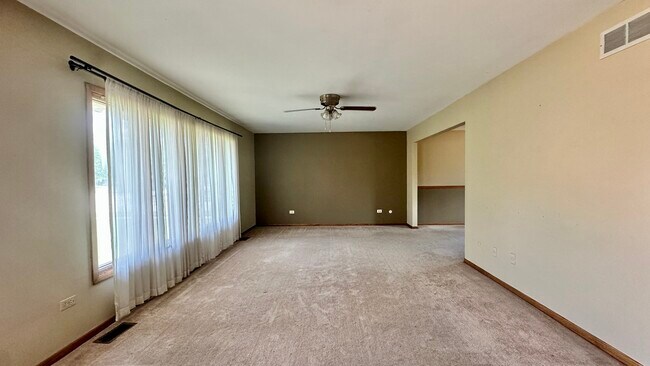 Building Photo - 15720 S 88th Ave