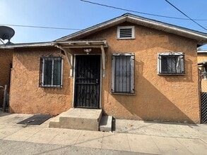 Building Photo - 1817 E 70th St