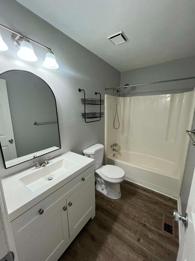 Foto del edificio - 1041 Wickford Ct