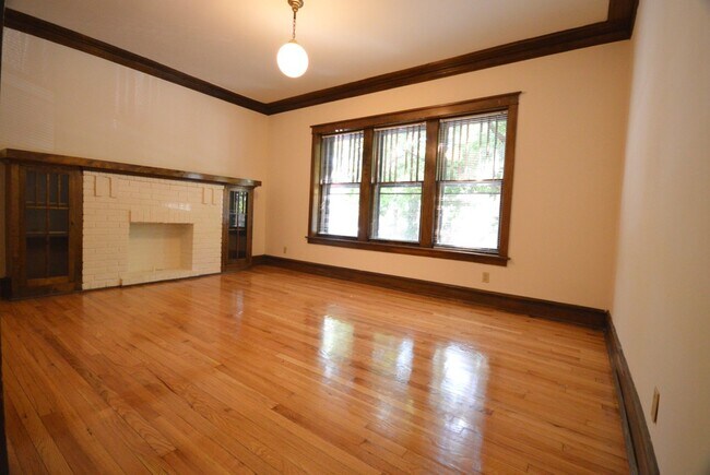 Foto del edificio - 1338 W Waveland Ave