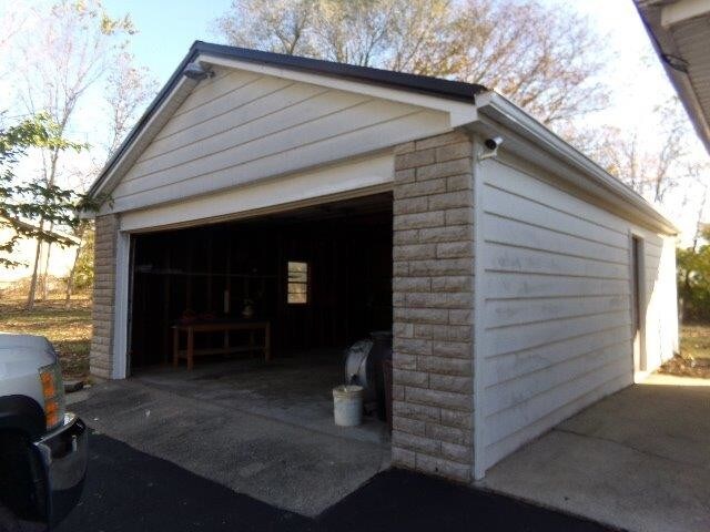 Building Photo - 3517 Lexington Rd