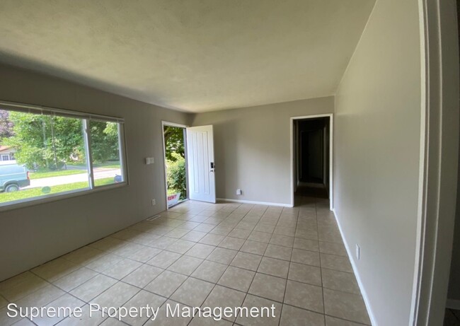 Building Photo - 3 br, 1 bath House - 3914 Thrush Drive
